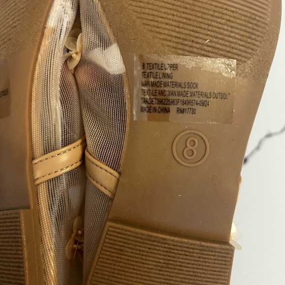 Floral Embellished Beige Mary Jane Shoes NWT 8 - Picture 4 of 4